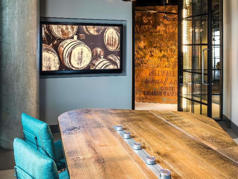 Novotel London Canary Wharf image