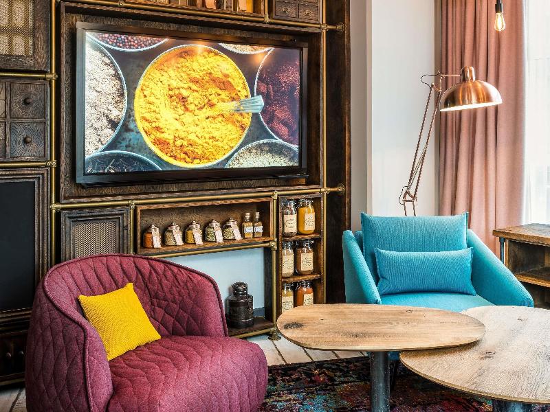 Novotel London Canary Wharf image