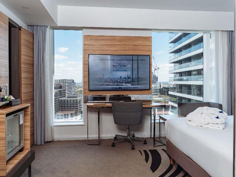 Novotel London Canary Wharf image