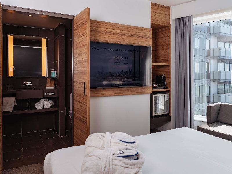 Novotel London Canary Wharf image