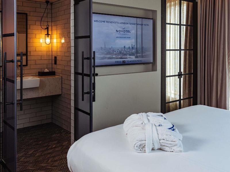 Novotel London Canary Wharf image