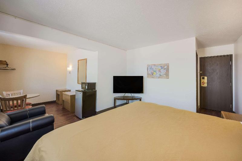Motel 6 Limon, CO – I-70 image