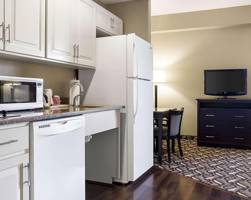 MainStay Suites Bismarck image