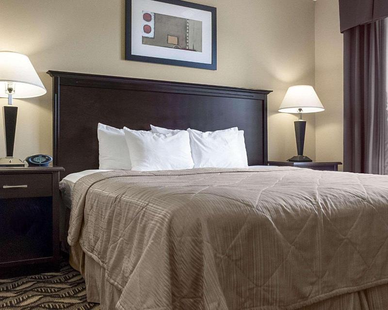 MainStay Suites Bismarck image 3