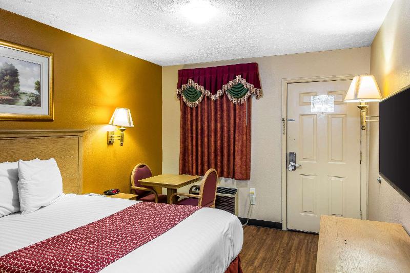 Rodeway Inn - Image 8