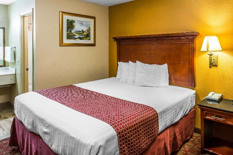 Rodeway Inn - Image 2