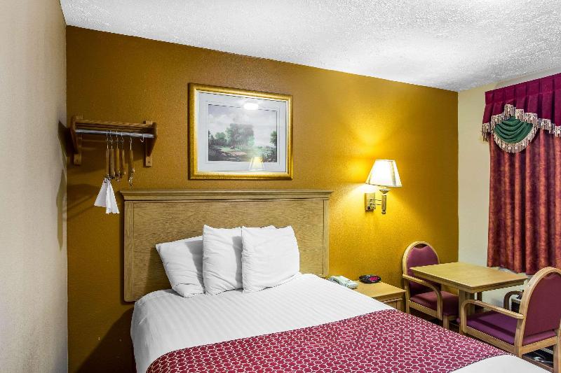 Rodeway Inn - Image 6