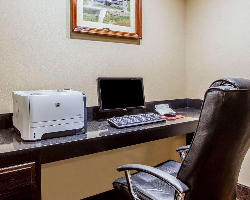 Quality Inn Perryville I-55 image