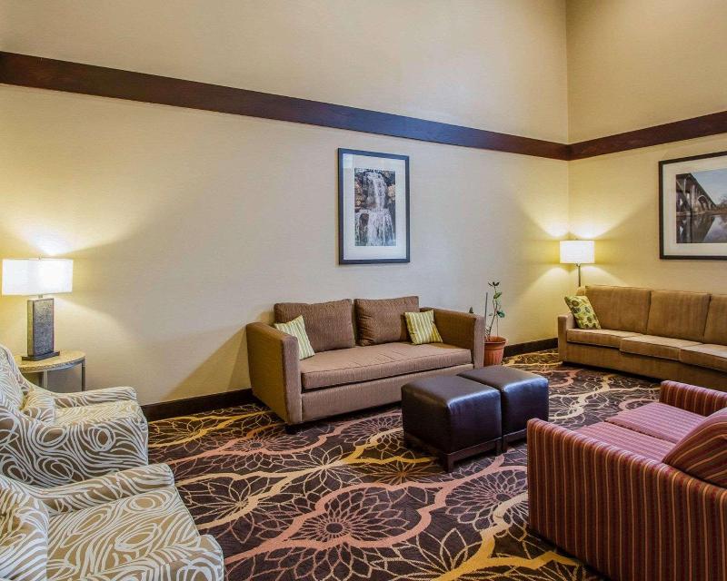 Quality Inn Perryville I-55 image