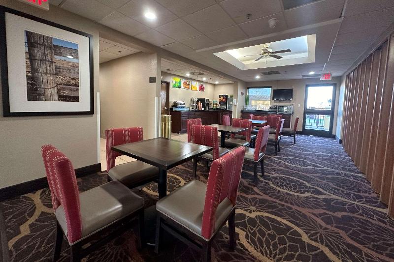 Quality Inn Perryville I-55 image