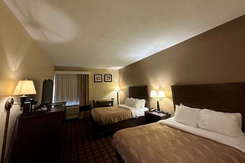 Quality Inn Perryville I-55 image