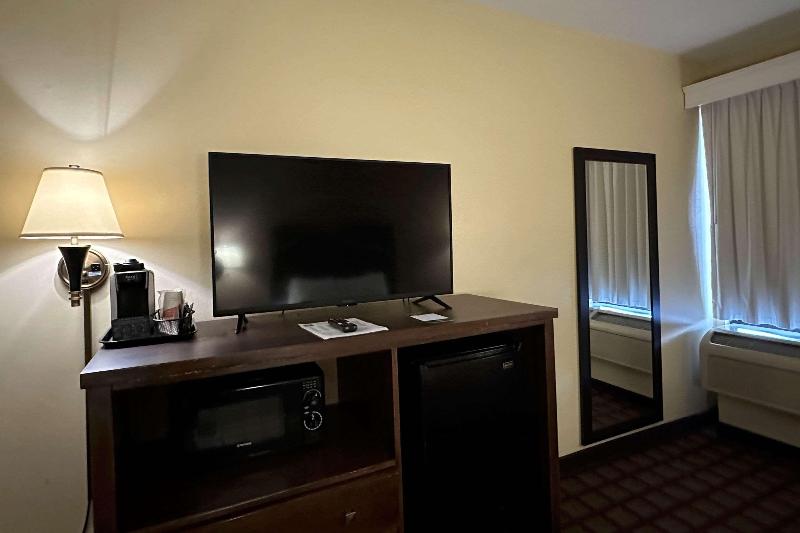 Quality Inn Perryville I-55 image