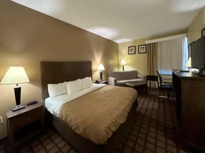 Quality Inn Perryville I-55 image