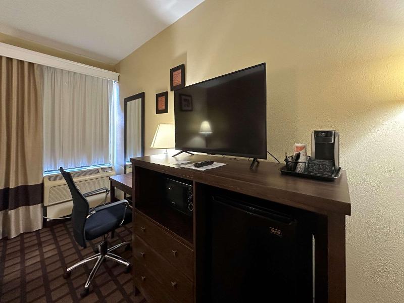 Quality Inn Perryville I-55 image