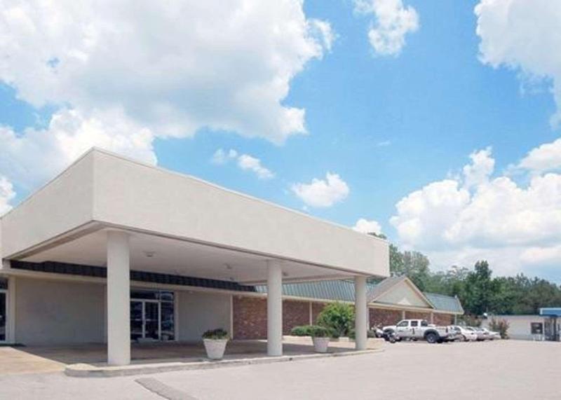 Econo Lodge Corinth image