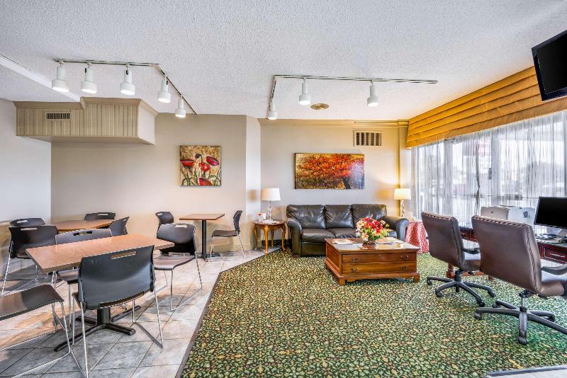 Econo Lodge Corinth image