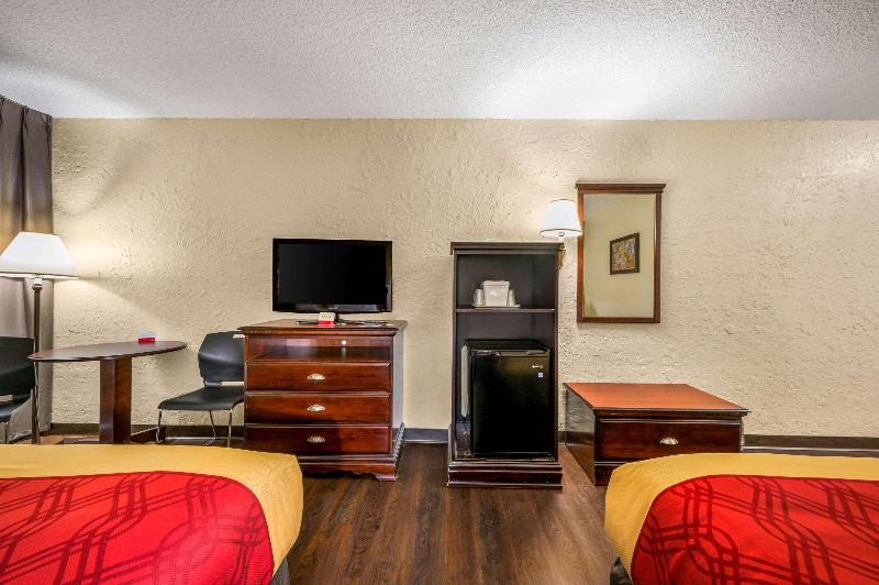 Econo Lodge Corinth image