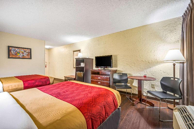 Econo Lodge Corinth image