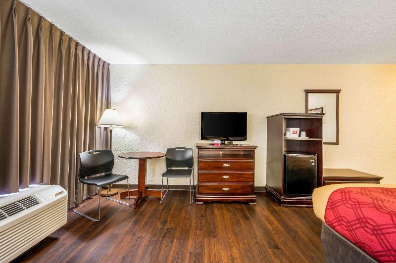 Econo Lodge Corinth image