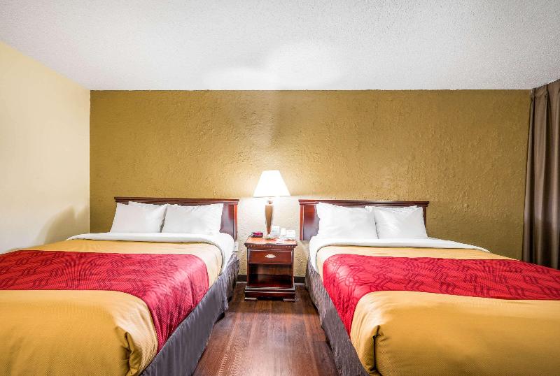 Econo Lodge Corinth image