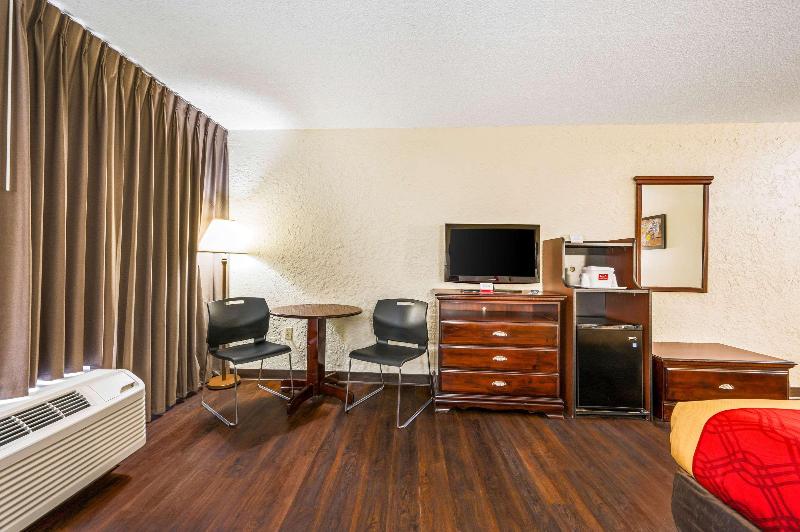 Econo Lodge Corinth image