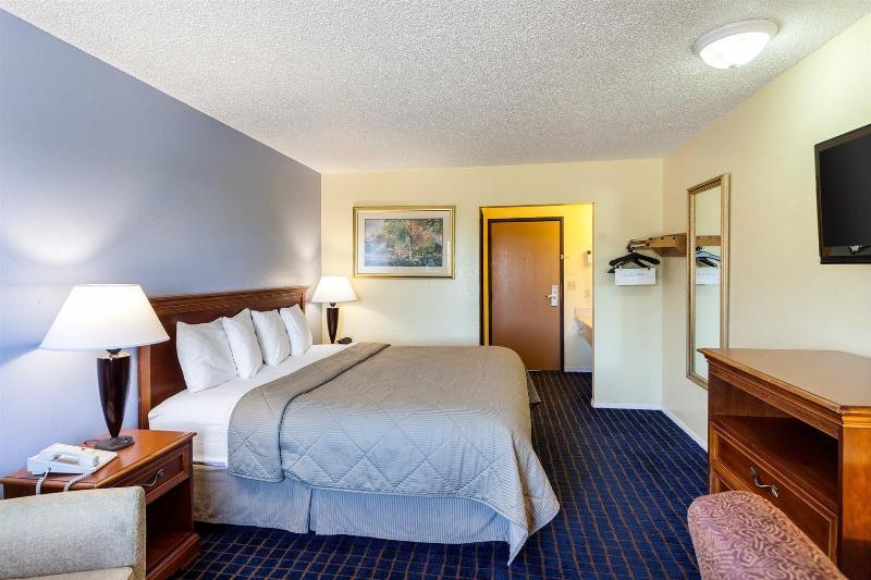 Rodeway Inn Hastings image