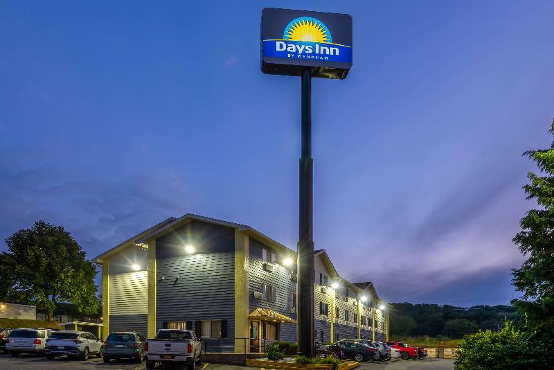 Days Inn by Wyndham Somerset PA I-70 I-76 image