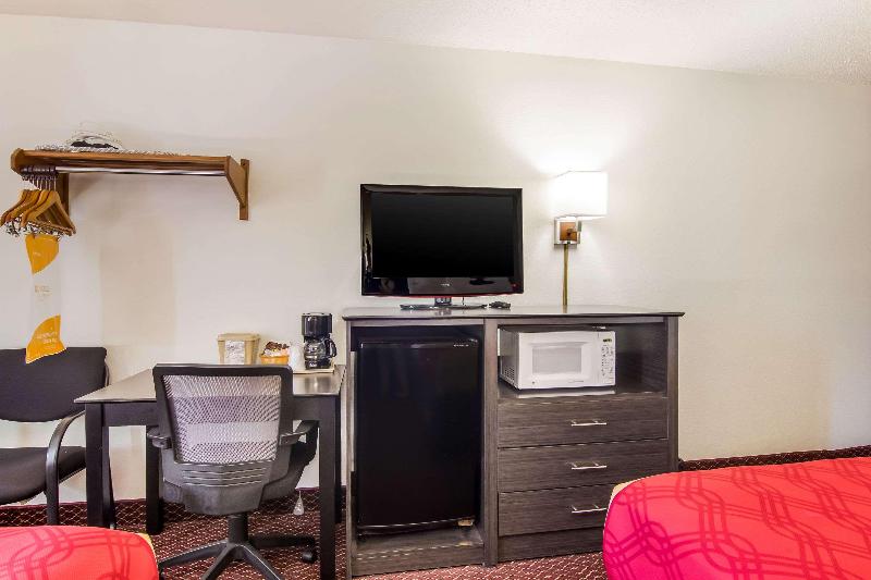 Days Inn by Wyndham Somerset PA I-70 I-76 image
