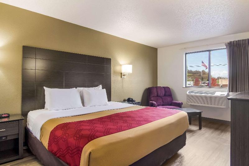 Days Inn by Wyndham Somerset PA I-70 I-76 image