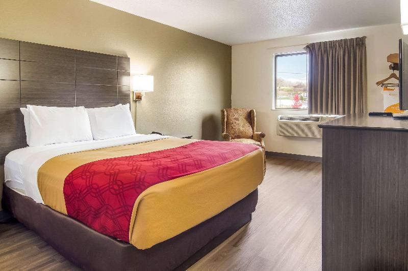 Days Inn by Wyndham Somerset PA I-70 I-76 image