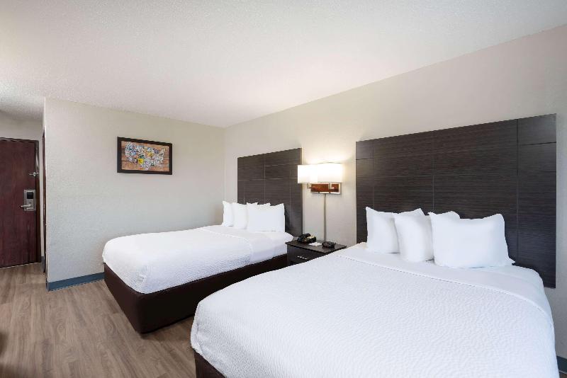 Days Inn by Wyndham Somerset PA I-70 I-76 image