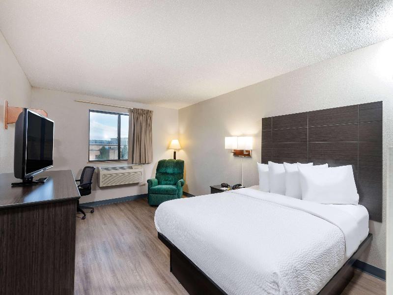 Days Inn by Wyndham Somerset PA I-70 I-76 image