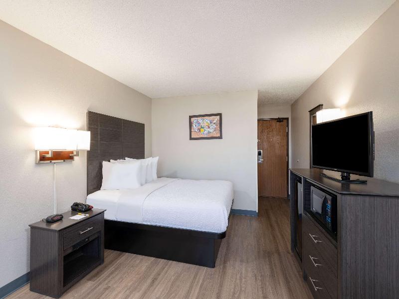 Days Inn by Wyndham Somerset PA I-70 I-76 image