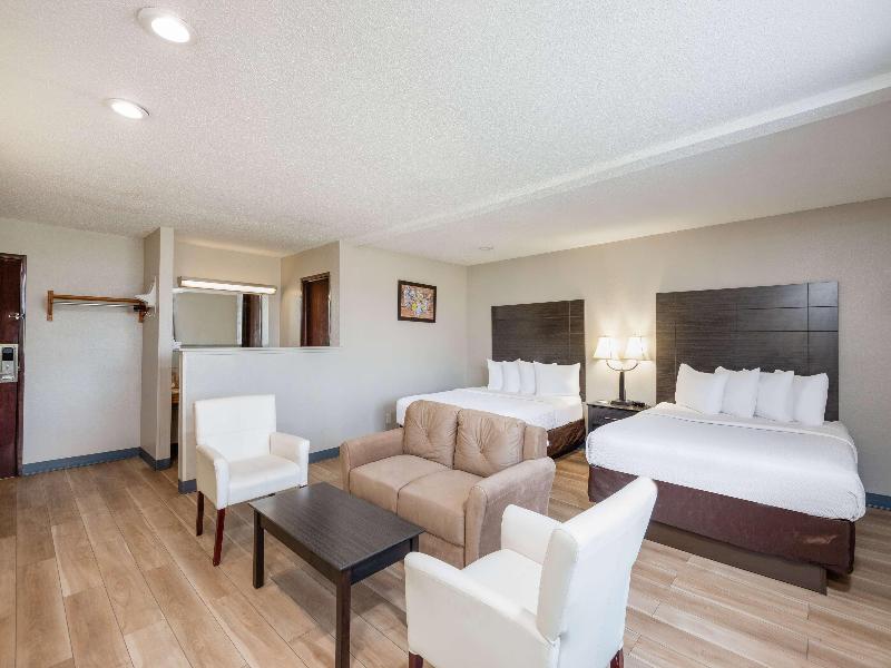Days Inn by Wyndham Somerset PA I-70 I-76 image