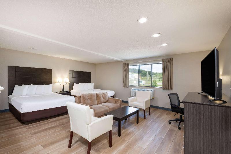 Days Inn by Wyndham Somerset PA I-70 I-76 image
