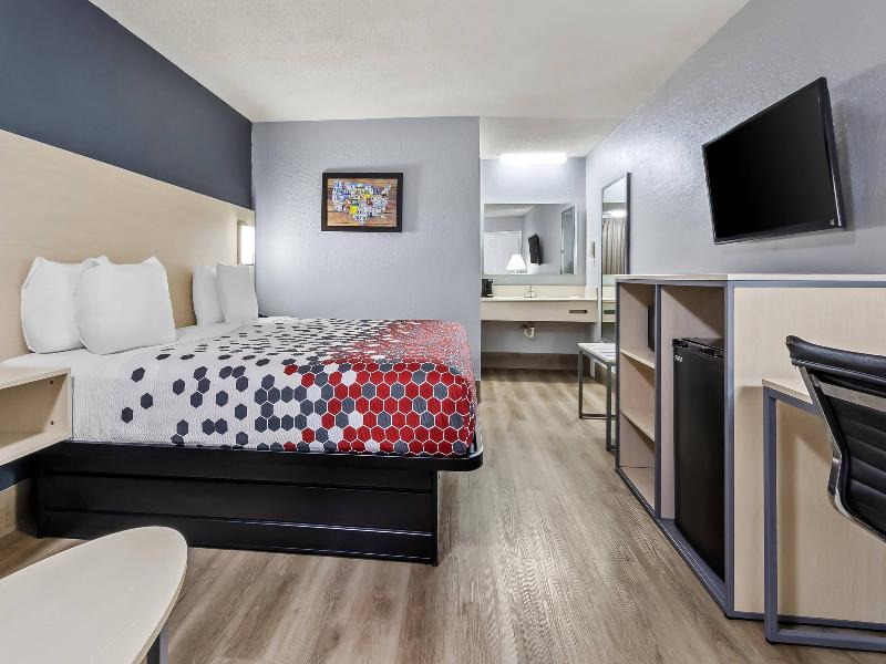 Econo Lodge Inn & Suites Cayce I-26 Airport image