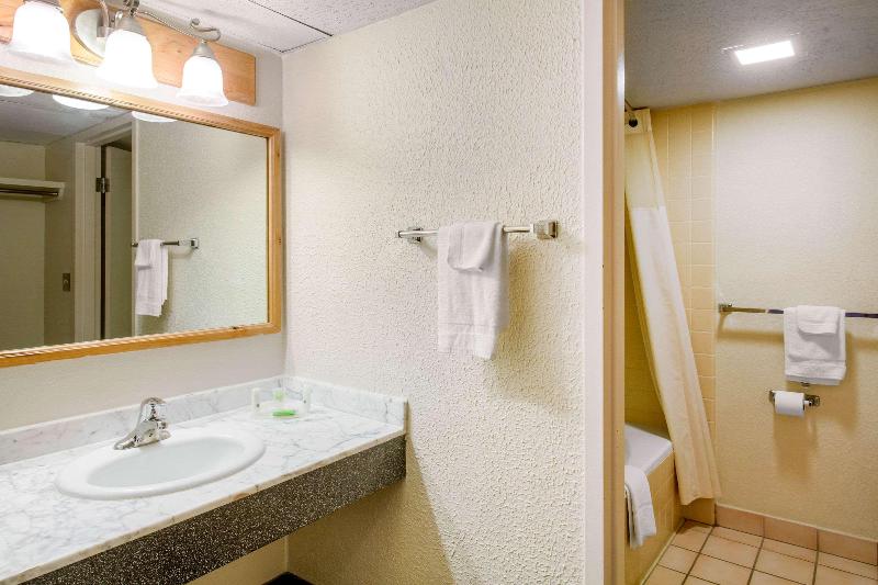 Quality Inn Stateline image