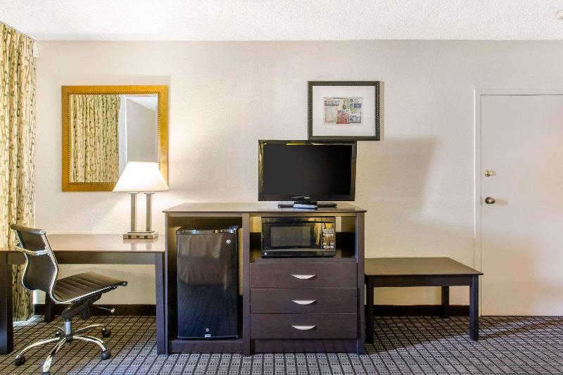 Quality Inn Stateline image