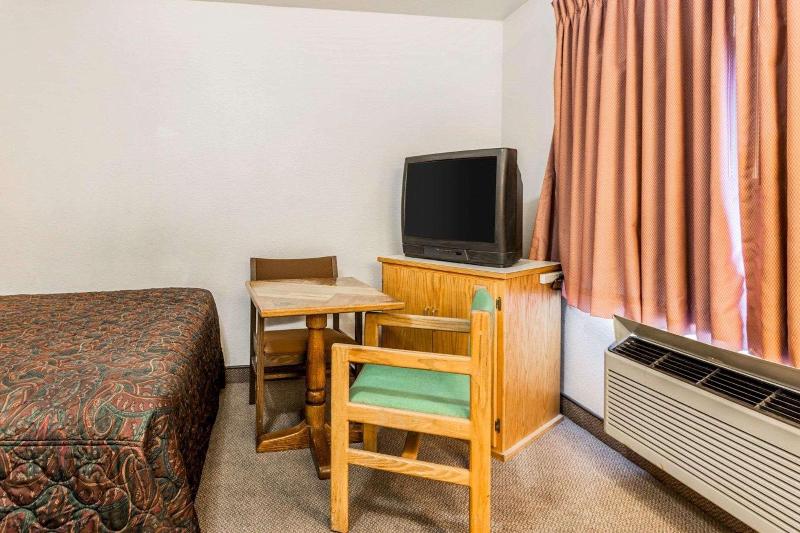 Rodeway Inn & Suites Omak - Okanogan image
