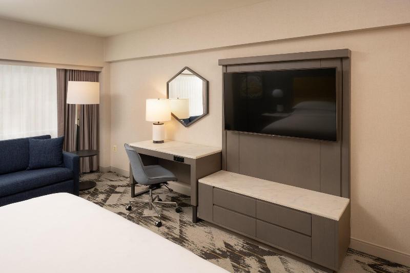 Sheraton Detroit Novi Hotel image