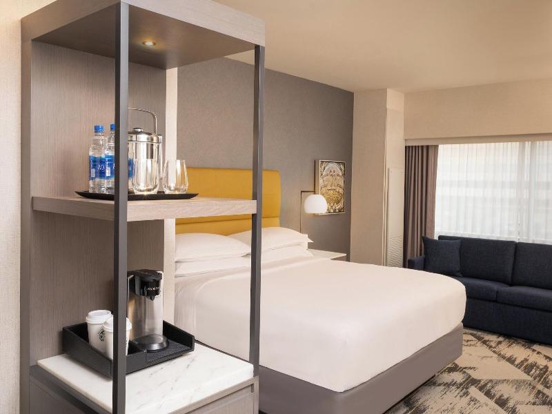 Sheraton Detroit Novi Hotel image
