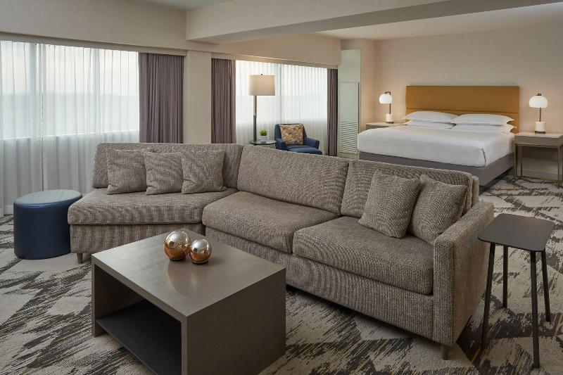 Sheraton Detroit Novi Hotel image