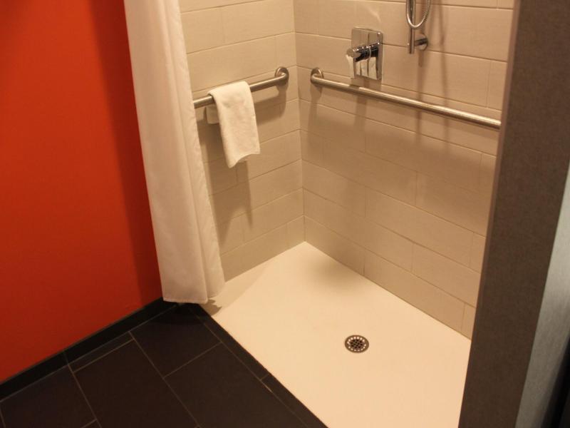 QUADRUPLE Accessible — photo 5