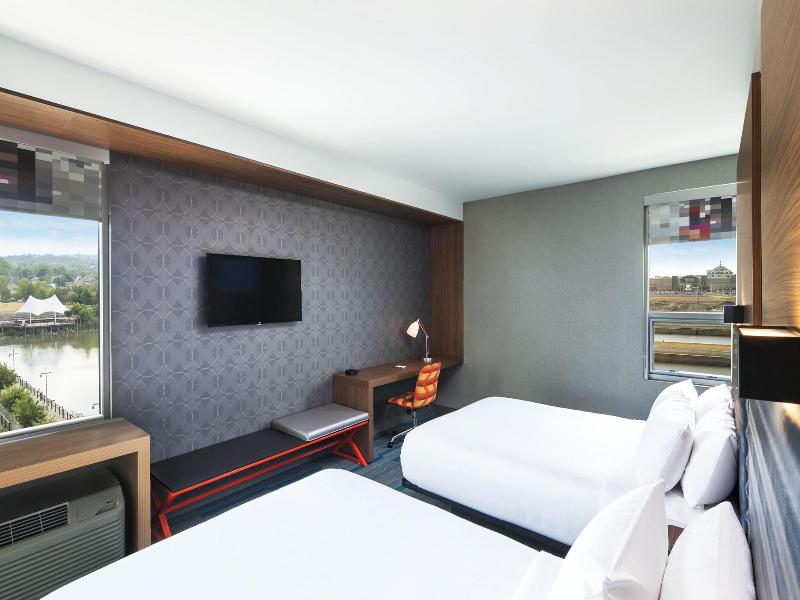 QUADRUPLE TWO QUEEN BEDS