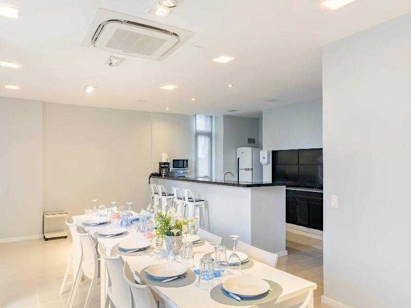 Arenas del Mar Apartments