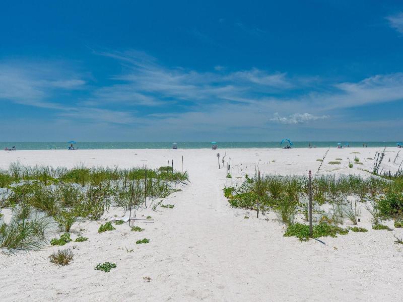 Estero Beach & Tennis C 707 - Wkly image