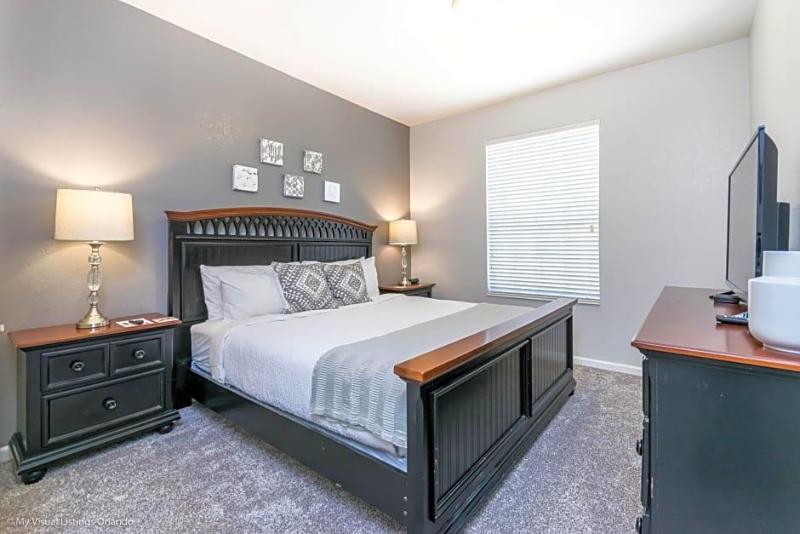 Lakeview Paradise image