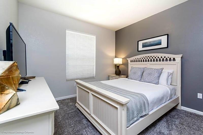 Lakeview Paradise image