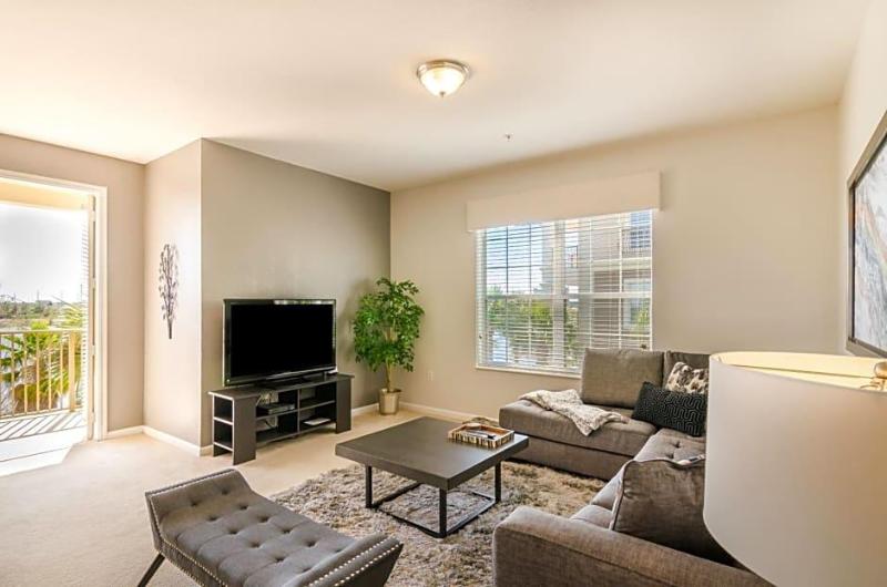 Lakeview Paradise image