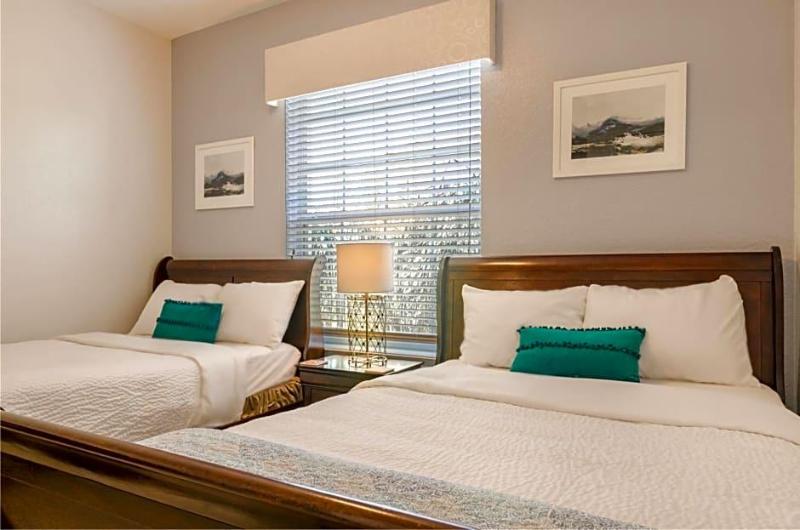 Lakeview Paradise image